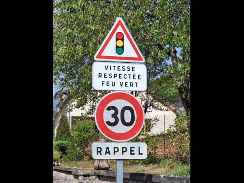 Installation de 4 feux dits de récompense dans le bourg d’Ayen